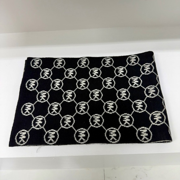 Michael Kors Black & White MK Logo Scarf | Cozy Knit Designer Wrap - Picture 2 of 7